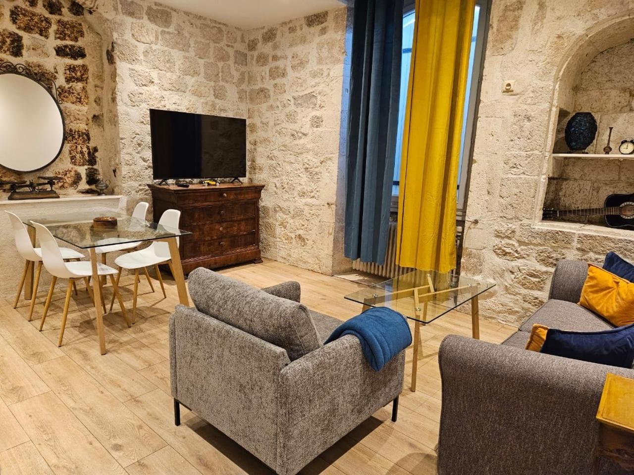 Aparthotel Le Beffroi Tournon-dʼAgenais Exterior foto