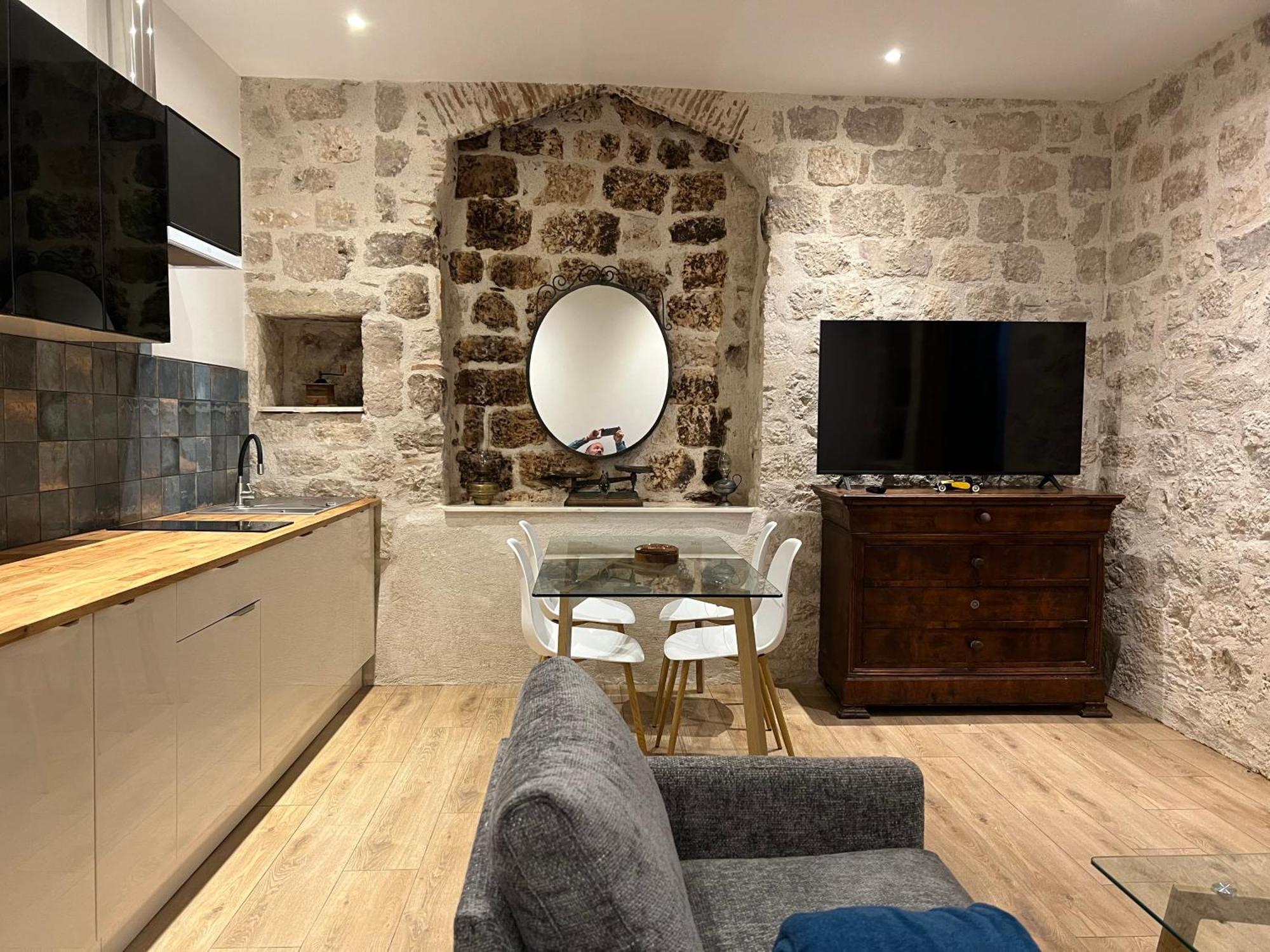 Aparthotel Le Beffroi Tournon-dʼAgenais Exterior foto